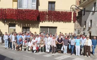 Ikusi, dastatu, erosi… denetik egiten ari dira Lodosan eta Logroñon Soraluzetik joandako erretiratuak