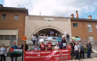 Pentsiodunen mugimenduak zaintza zerbitzuen norabidea aldatzea nahi du