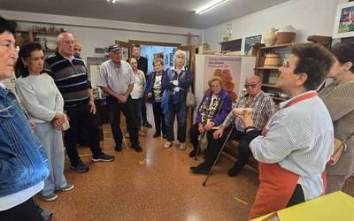 Ollerietako Euskal Buztingintzaren Museoa bisitatu dute jubilatuek