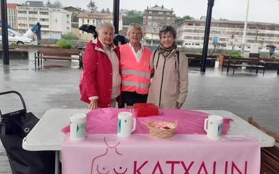 Katxalin elkartea bularreko minbiziaz informatzen ariko da ostegunean Herriko Plazan