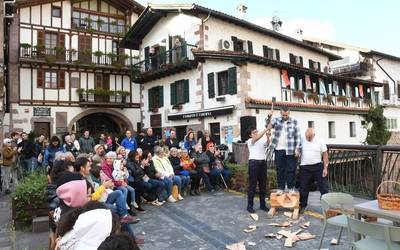 [ARGAZKIAK] LEB Intensif festibalak Elizondoko karrikak girotu ditu asteburu osoan