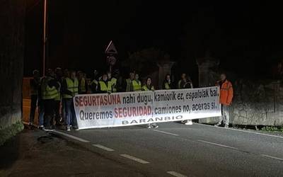 Baranbioko herritarrek trafikoa eten zuten atzo AP-68 autopistaren doakotasuna exijitzeko