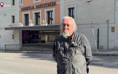Fernando Larrañaga: "Elorrio herri lasaia eta polita da; plazan bertan lau jauregi ikus daitezke"