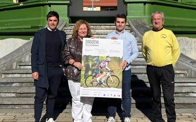 Larunbatean II. Basotik Txirrindulari Festa ospatuko da Deban, eta herritar guztiak daude parte hartzera gonbidatuta