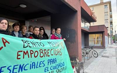 Eva Arrieta: "Hipokresia ari du Hermanas Hospitalarias enpresaren baitan"