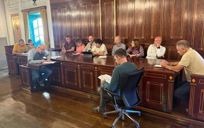 Aho batez onartu ditu udalbatzak 2027ko udal tasen eta zergen igoerak