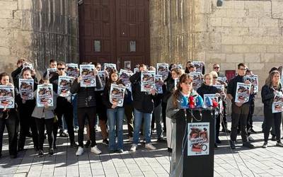 Askek "muntai poliziala eta mediatikoa" salatu du terrorismoagatik atxilotutakoen auzian