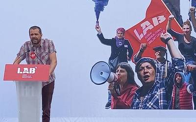 Igor Arroyo: “Patronalak etekin bikoitza ateratzen digu langileoi, laborala eta etxebizitzarena”