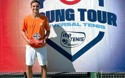Ander Urquizak hiru tenis txapelketa irabazi ditu iraila eta urrian