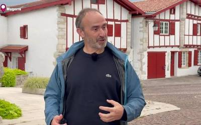 Aritz Aranguren: "Seme-alabek Elgetako euskara egiten dute Mugerren”