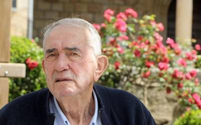 Jose Mari Errekarte hil da, Arabako ikastolen aitzindaria