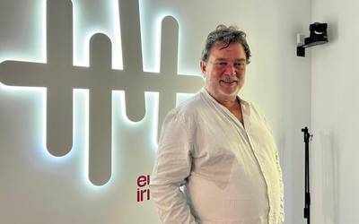 Mintxo Aranguren: "Orain lasaiago bizi naiz, baina sortzen zaizkidan aukerei baiezkoa ematen jarraitzen dut"