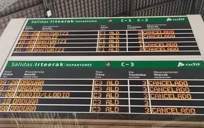 Tren gidarien grebak Renfeko C-3 lineako zerbitzua ia blokeatu du